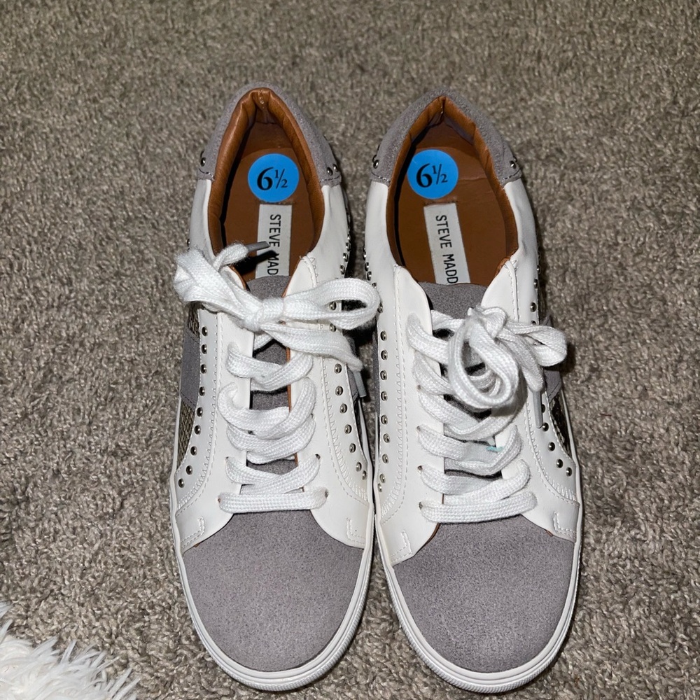 Steve Madden Gray and White Casual Sneakers